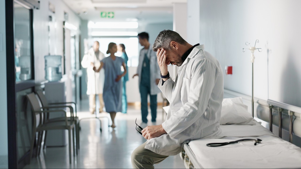 Read more about the article ⚠️ When Health Insurers Employ the Most Doctors — Who Are They Really Serving?